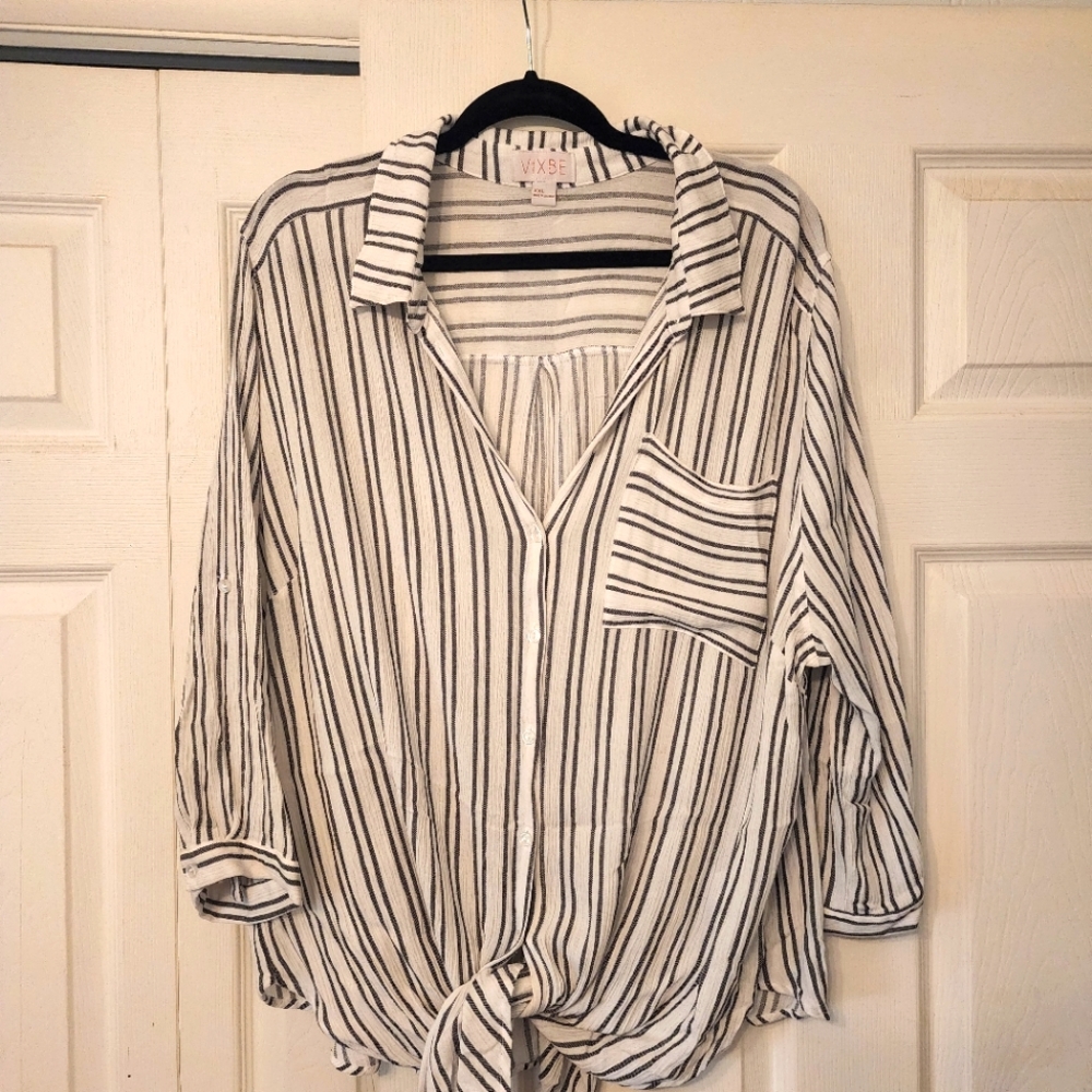 Oversized blouse w/ tie bottom